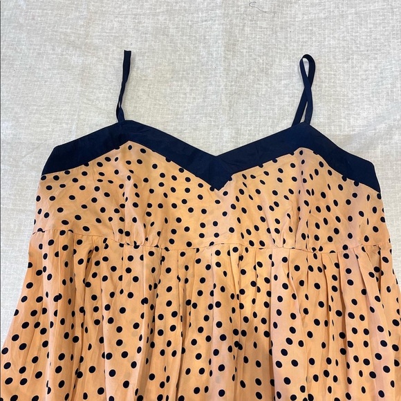 Peach dress with sweetheart neckline - Picture 8 of 10